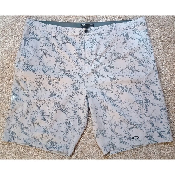 Oakley Mens Reduct Camo Hybrid Short Gray Size 40 - Picture 1 of 9